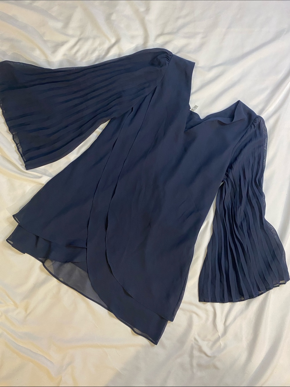 Hot in Hollywood Navy Pleated-Sleeve Wrap Blouse